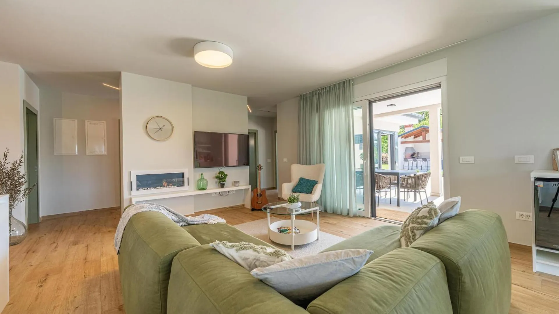 3 Bedroom Lovely Home In Hum Kroatien
