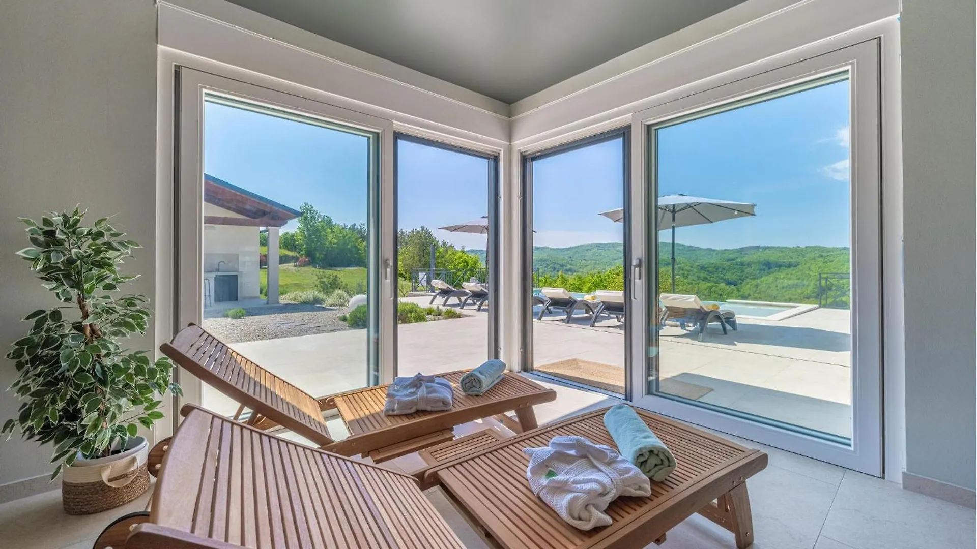 Feriehus 3 Bedroom Lovely Home In Hum Kroatien